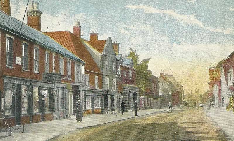 High Street with Chapmans on the left in 1906